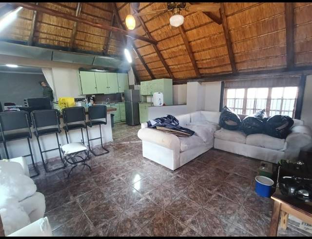 1 BEDROOM PROPERTY TO RENT IN STRUISBULT